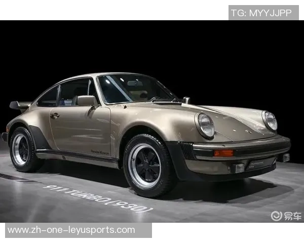 足球保时捷的激情碰撞与速度之美探索运动与豪华的完美结合 足球保时捷的激情碰撞与速度之美探索运动与豪华的完美结合