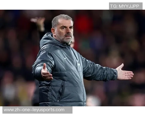 马奎尔足球:探索英超明星的成长历程与场上表现分析 马奎尔足球:探索英超明星的成长历程与场上表现分析